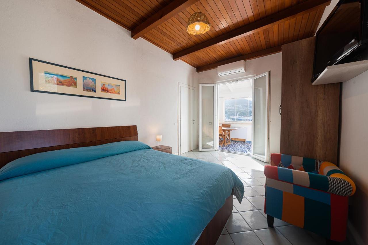 La Casa Sul Porto Ischia Exterior foto